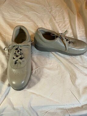 Beige Drew Women's Parade